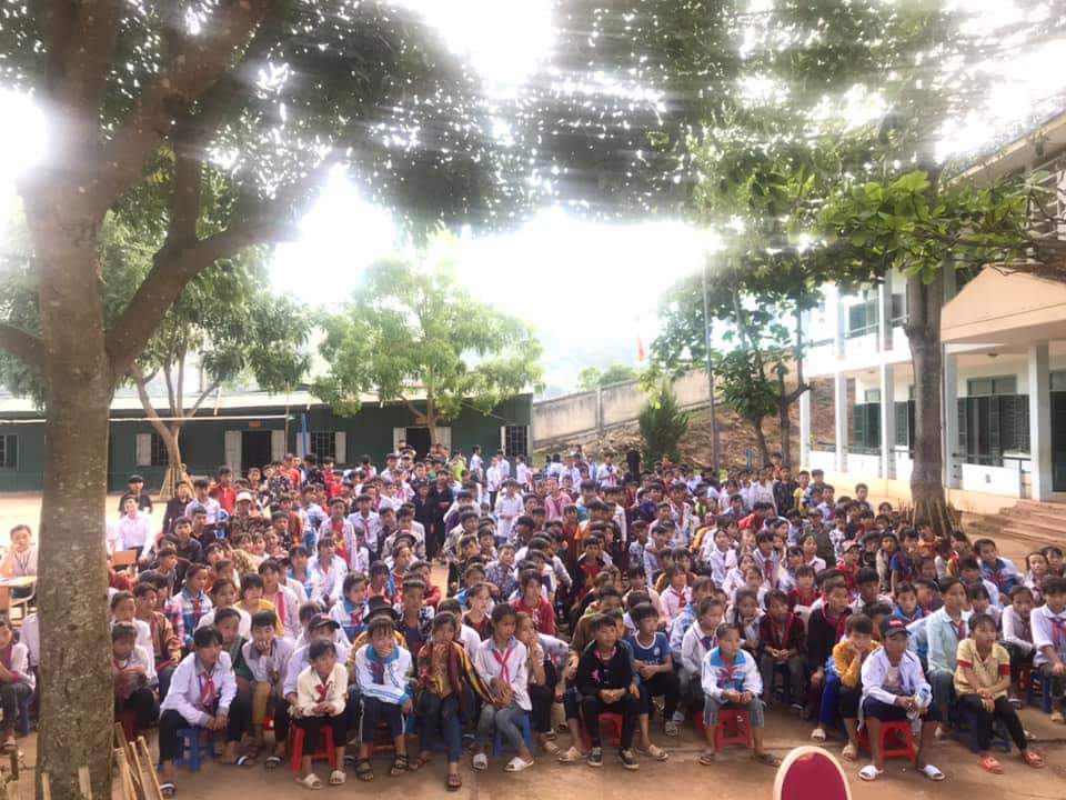 Học sinh nhà trường THCS và THPT Quyết Tiến